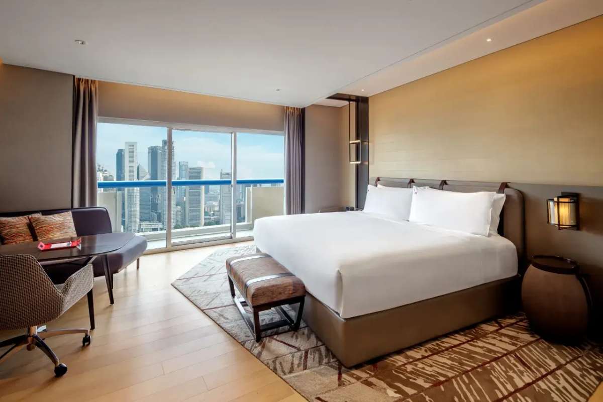 Marina Bay Swiss Grand King Room with Balcony