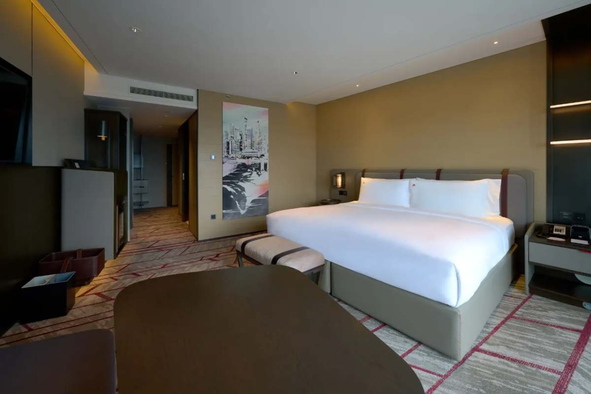 Swiss Executive Harbour View King Room with Balcony